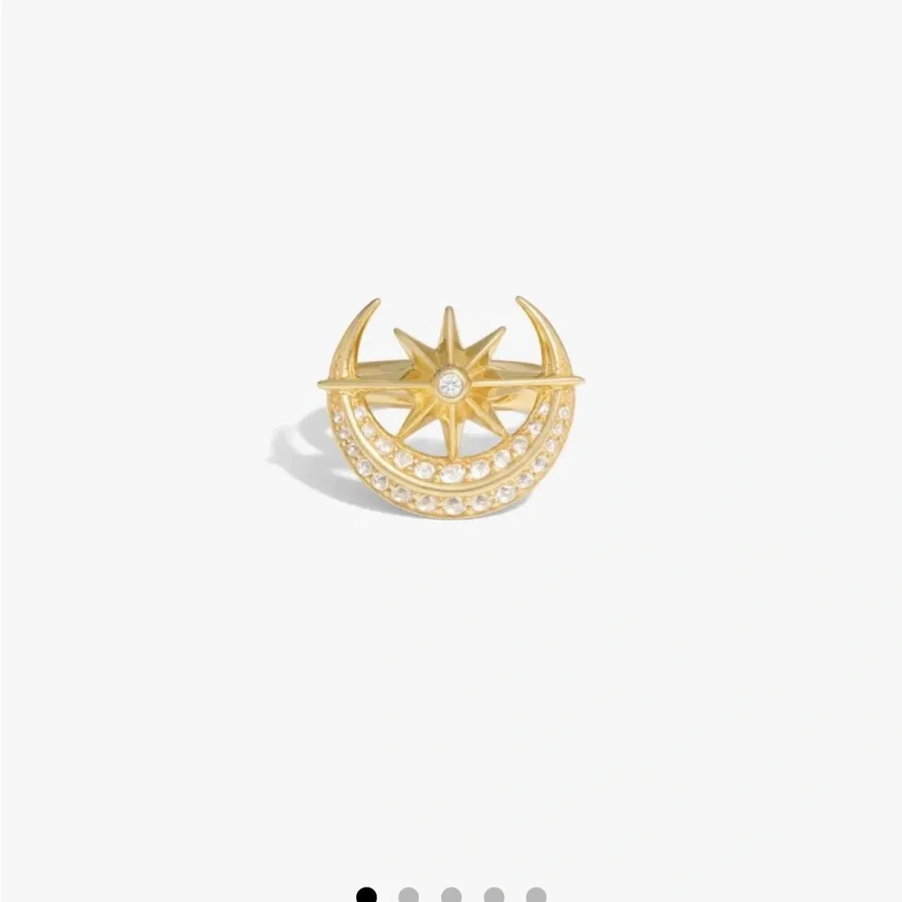 New awe inspired cosmic meditiation ring Gold Crescent Moon and Star - Picture 2 of 10